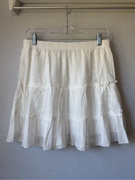 HYFVE Dresses & Skirts - HYFVE Tiered Eyelet White Mini Skirt, NWOT, Size Large. 100% Cotton